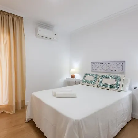 Amicorum Parking Apartment Sevilla