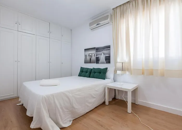 Amicorum Parking إشبيلية