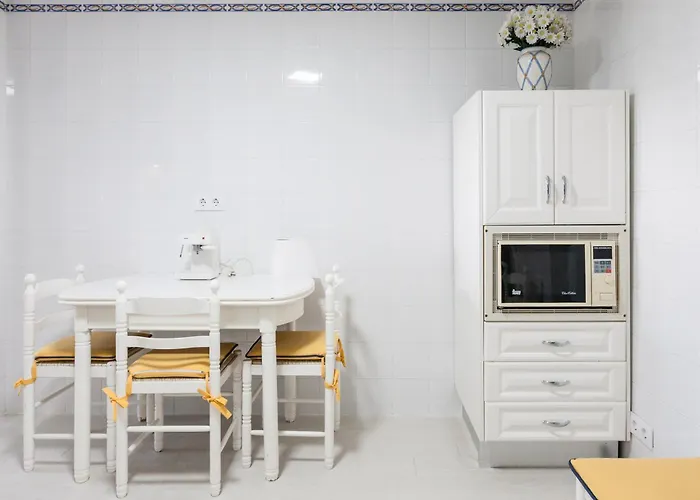 Amicorum Parking شقة إشبيلية